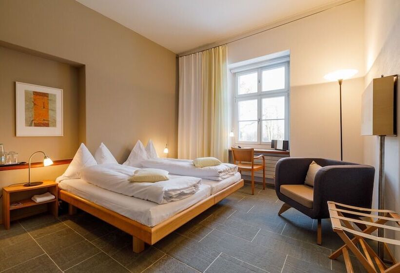 غرفة قياسية, Schloss Wartegg