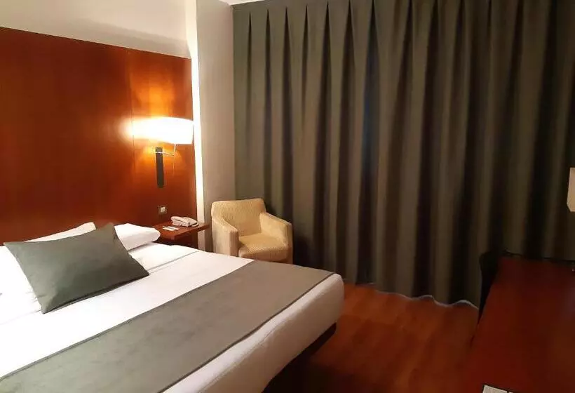 اتاق رمانتیک, Xon's Valencia