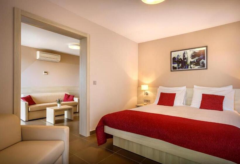 Полулюкс, San Marino Resort