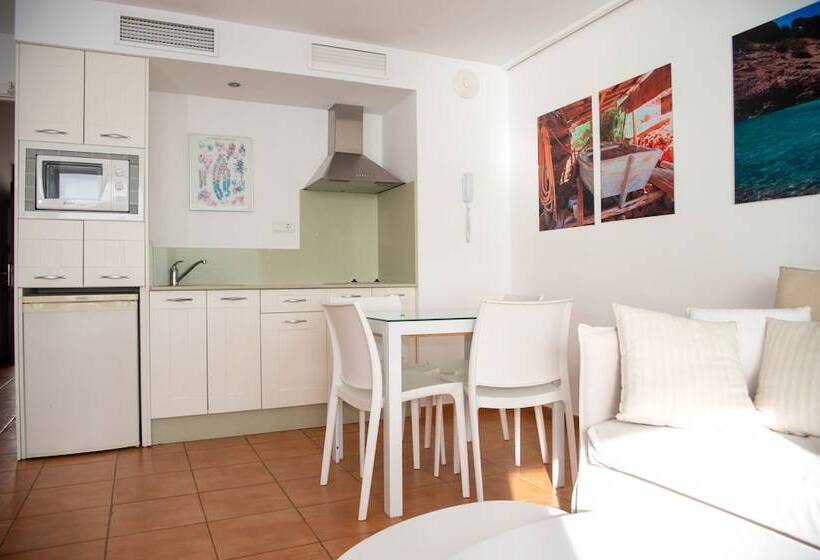 带1个卧室带花园景观的公寓, Apartamentos Llobet Ibiza