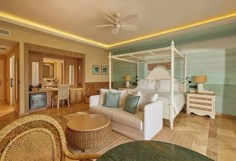 سوییت جونیور با چشم‌انداز دریا, Cayo Levantado Resort