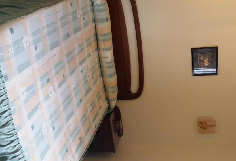 غرفة قياسية, Pensión Ariz