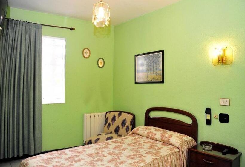 غرفة قياسية فردية, Pensión Ariz