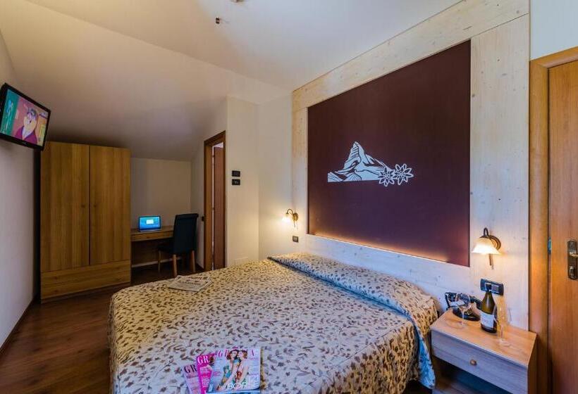 غرفة قياسية رباعية, Au Soleil