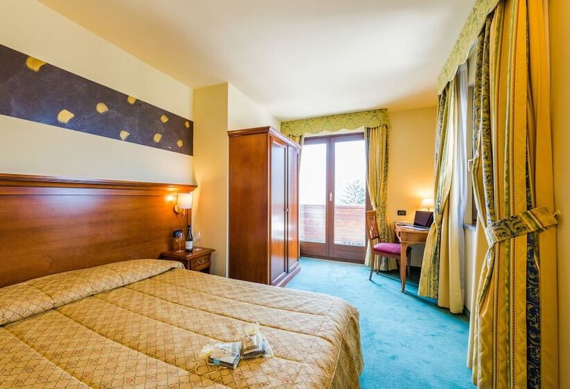 غرفة قياسية ثلاثية, Au Soleil