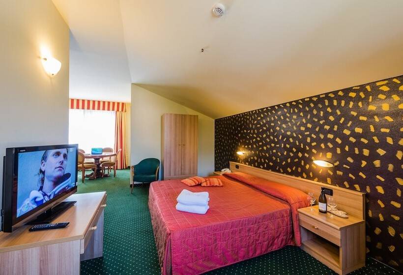 غرفة قياسية رباعية, Au Soleil