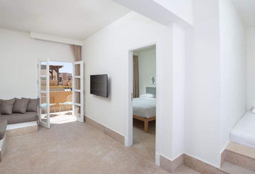 سوییت, Captains Inn