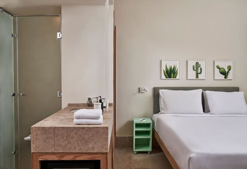 سوییت جونیور, Captains Inn