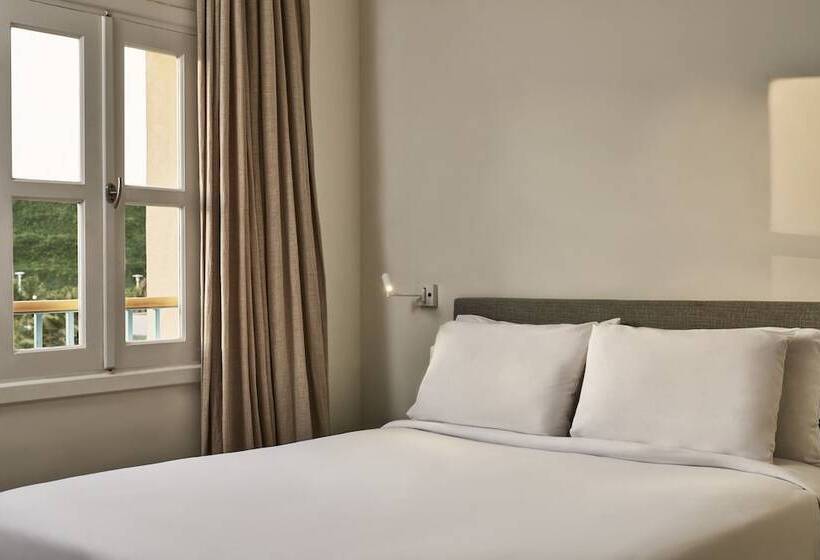 اتاق استاندارد, Captains Inn