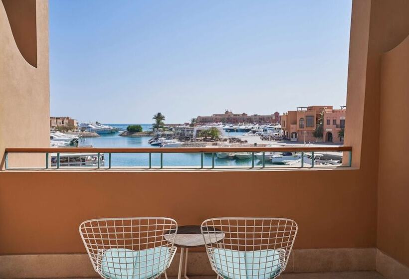 اتاق استاندارد با چشمانداز, Captains Inn