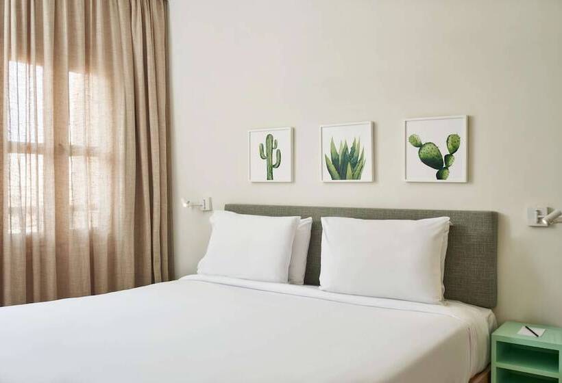 سوییت, Captains Inn