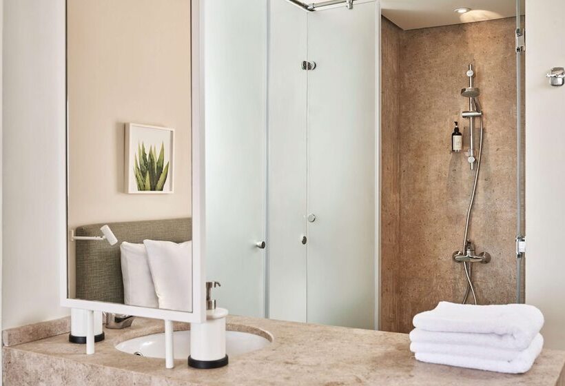 سوییت جونیور, Captains Inn