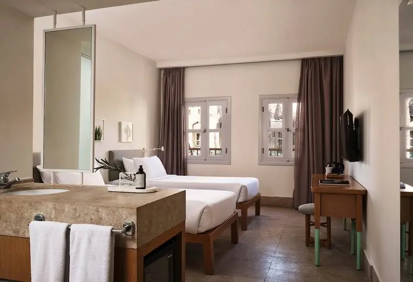 اتاق استاندارد, Captains Inn