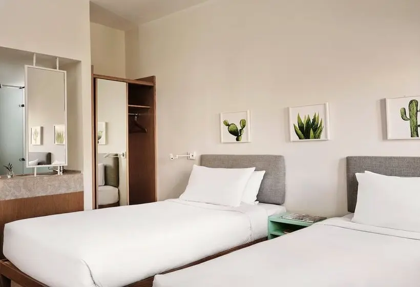 اتاق استاندارد, Captains Inn