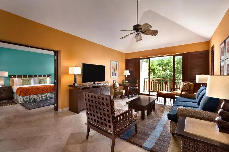 Suite with lake view, Fairmont Mayakoba