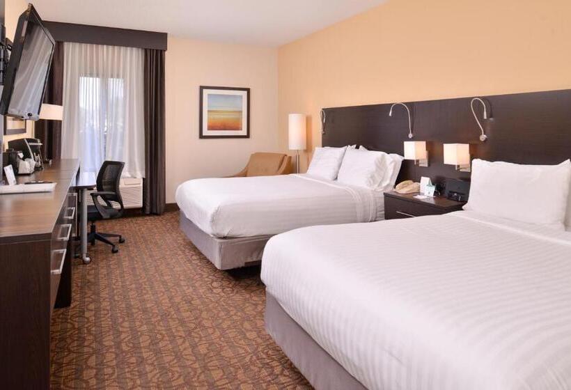 Номер Стандарт Адаптированный для Инвалидов, Holiday Inn Express & Suites Topeka West I 70 Wanamaker, An Ihg