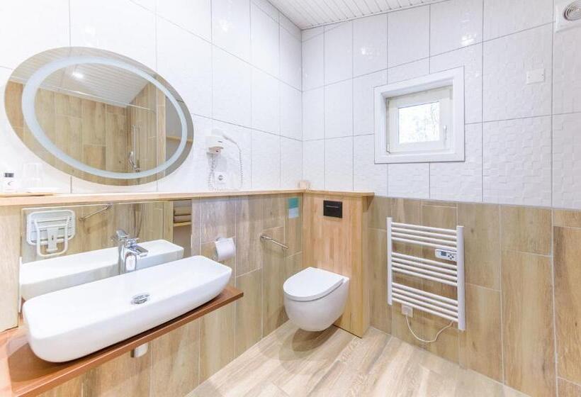 חדר קלאסי לארבעה, La Villa Vicha, The Originals Relais