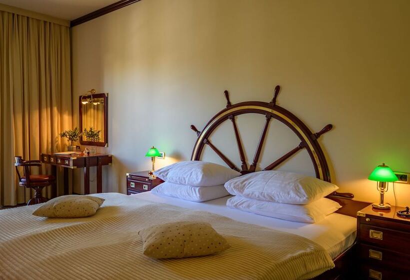 Номер Стандарт Вид на Парк, Boutique Hotel Nautica   Spa & Wellness, Private Parking, Pet Friendly