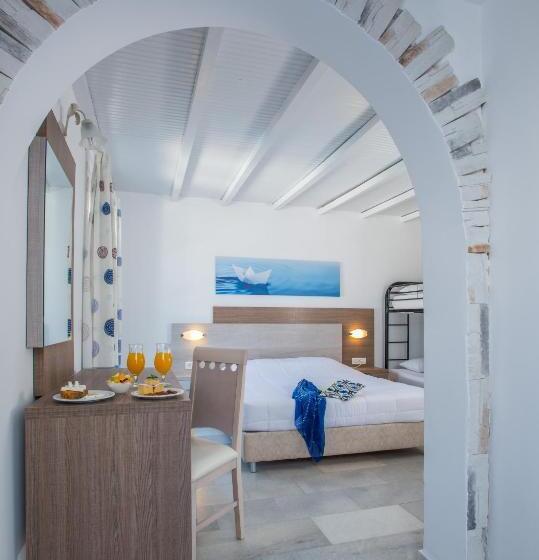 غرفة قياسية رباعية, Naxos Holidays