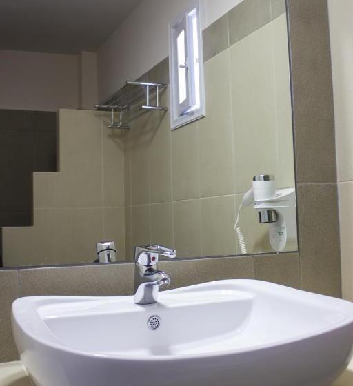 شقة غرفتين, Naxos Holidays