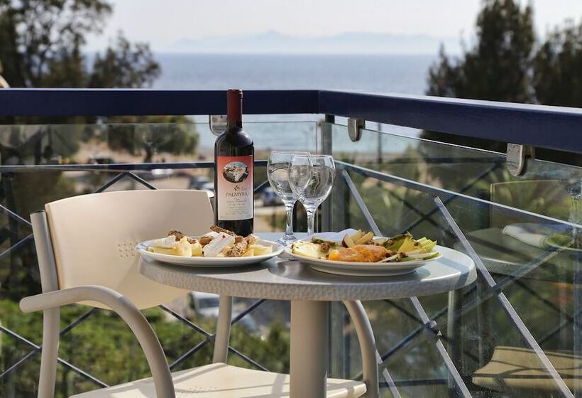 サイドシービュースーペリアールーム, Palmyra Beach