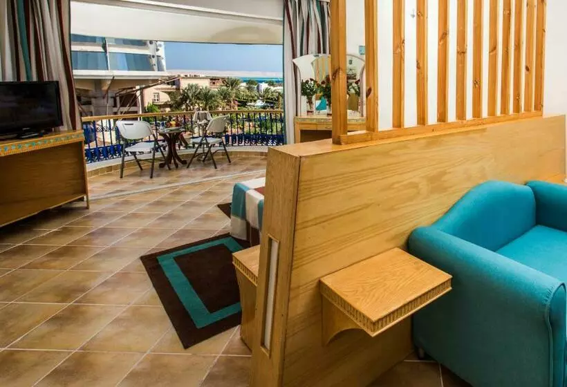 اتاق استاندارد سه نفره, Seagull Beach Resort Families And Couples Only