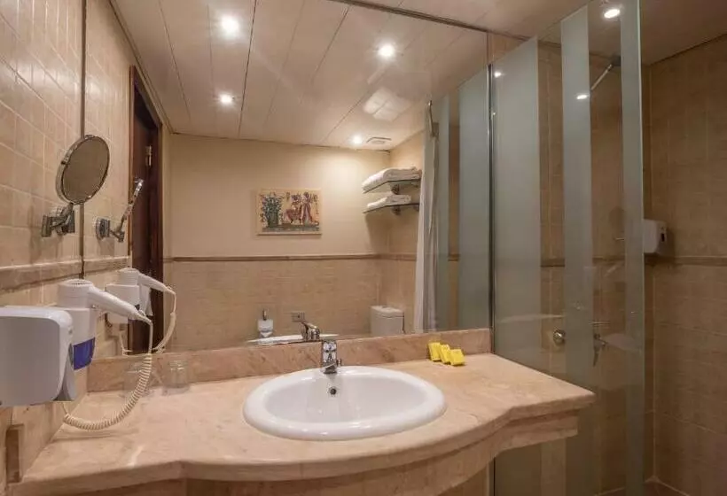 اتاق استاندارد با چشمانداز استخر, Seagull Beach Resort Families And Couples Only