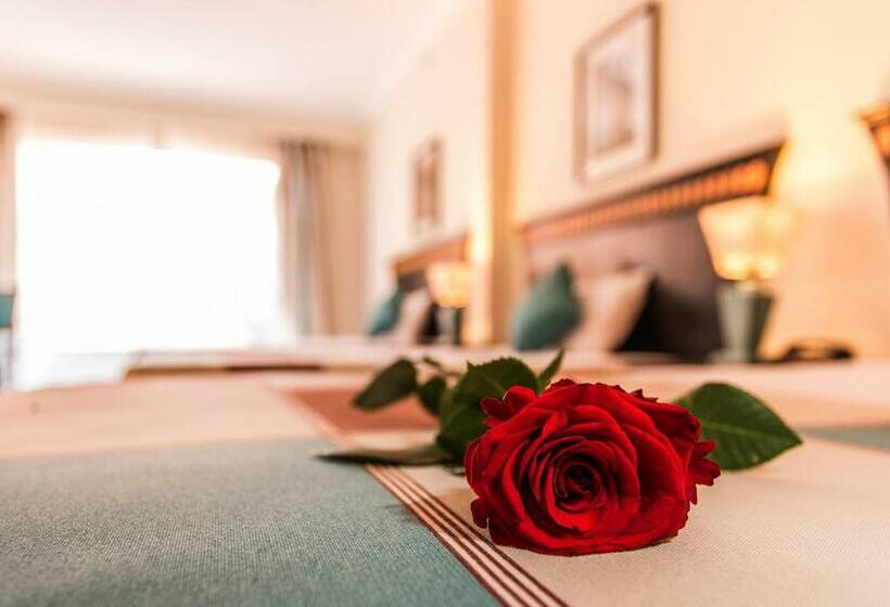 プールビュースタンダードルーム, Seagull Beach Resort  Families And Couples Only