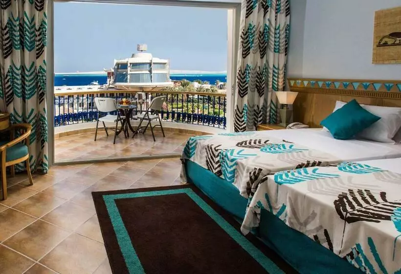اتاق استاندارد با چشمانداز استخر, Seagull Beach Resort Families And Couples Only