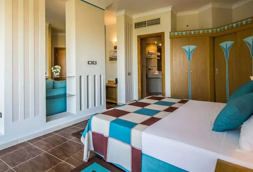 اتاق استاندارد با چشمانداز استخر, Seagull Beach Resort Families And Couples Only