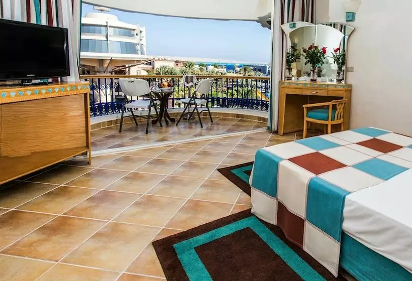 اتاق استاندارد با چشمانداز استخر, Seagull Beach Resort Families And Couples Only