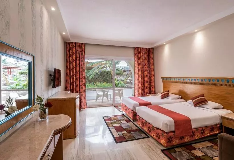 اتاق استاندارد با چشمانداز استخر, Seagull Beach Resort Families And Couples Only
