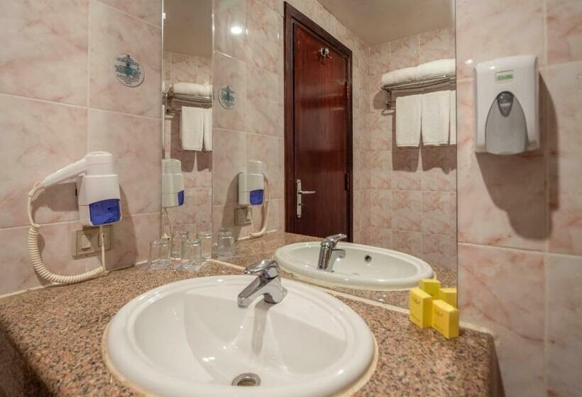 プールの見えるスタンダードトリプルルーム, Seagull Beach Resort  Families And Couples Only