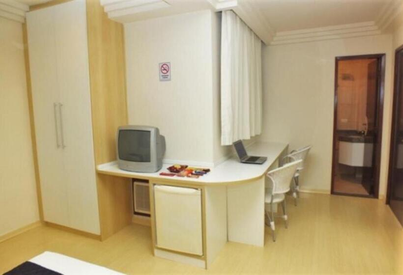 高级三人间, Terrazas