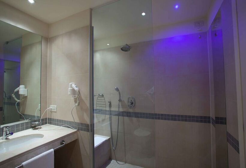 Семейный Номер, Motel Prestige