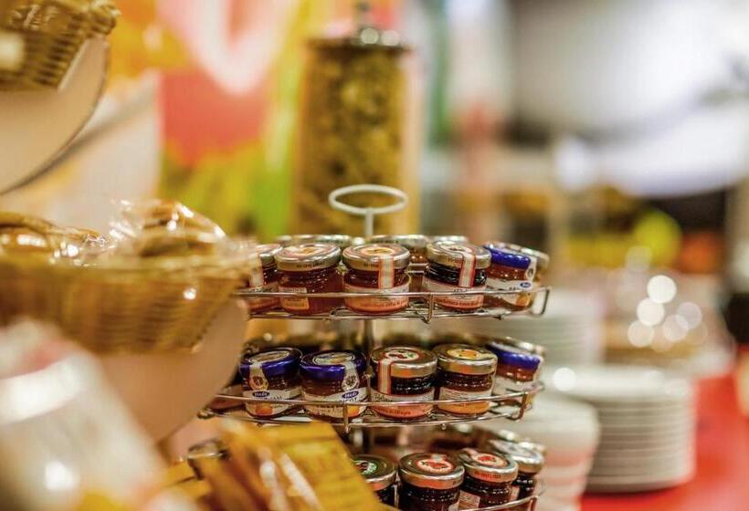 ファミリールーム, Motel Prestige