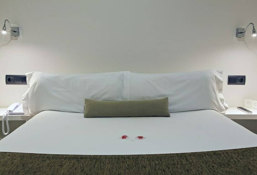 اتاق استاندارد سه نفره, Bcn Urbaness Hotels Del Comte