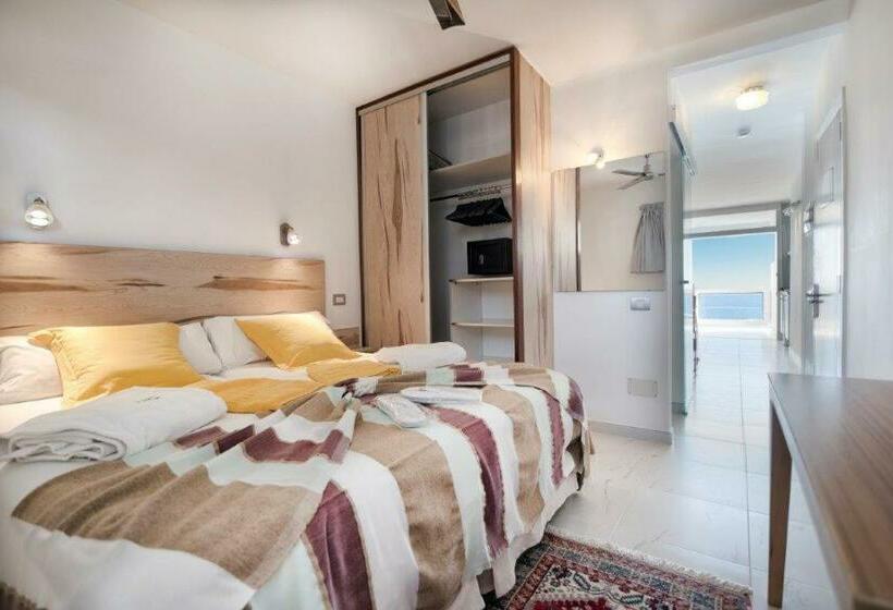 海の見えるスーペリアジュニアスイート, Europalace