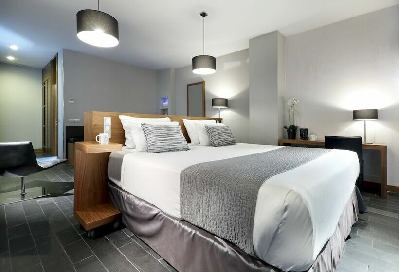 סוויטת ג'וניור, Eurostars Madrid Congress