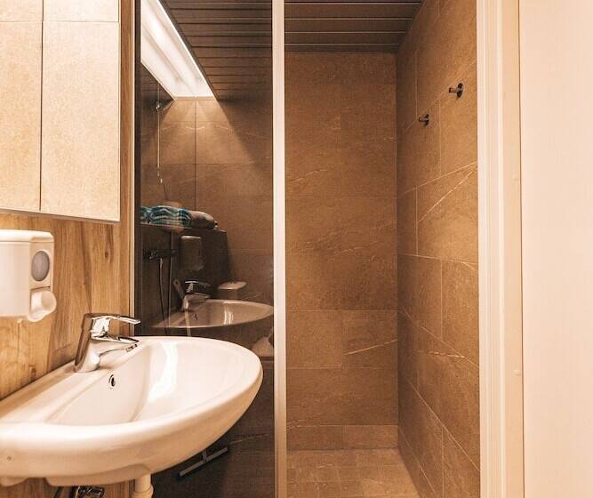 اتاق استاندارد, Go Hotel Shnelli