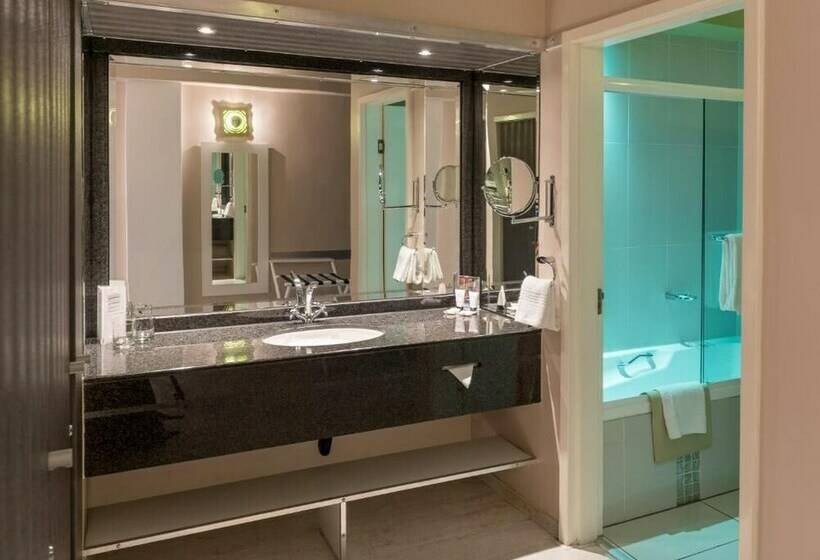 חדר משפחתי דלוקס, Peermont Metcourt Suites