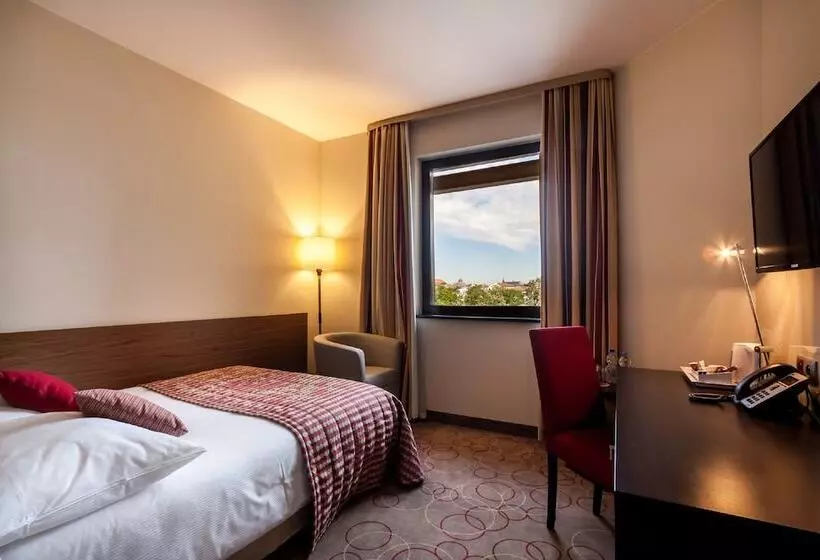 اتاق استاندارد یک نفره, Qubus Hotel Kraków