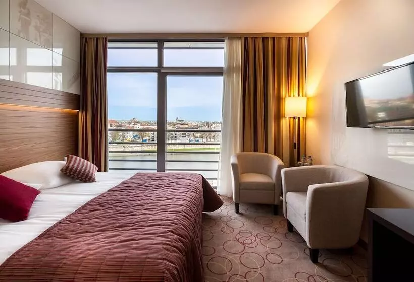 اتاق استاندارد با چشم‌انداز رودخانه, Qubus Hotel Kraków