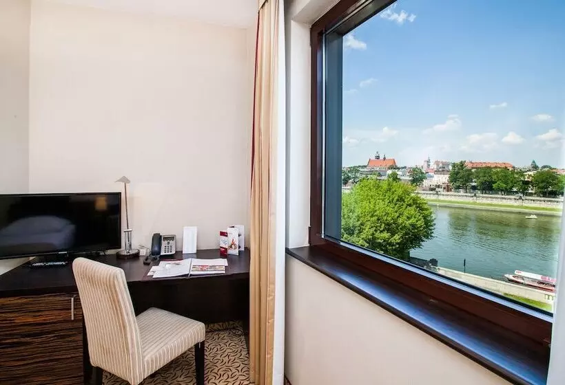 اتاق استاندارد, Qubus Hotel Kraków