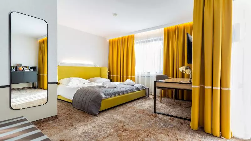 سوییت جونیور, Qubus Hotel Kraków