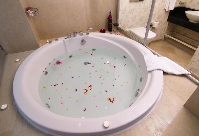 Quarto deluxe, Ramada By Wyndham Ankara