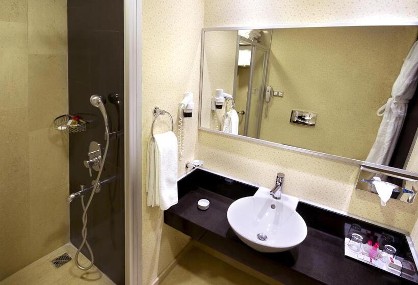 Quarto Executivo Cama King, Ramada By Wyndham Ankara