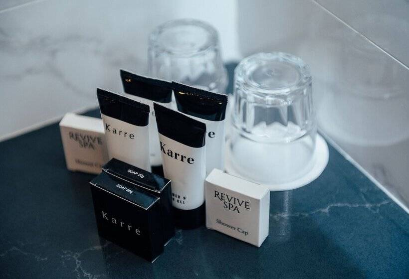 اتاق خانوادگی, The Fitzwilton