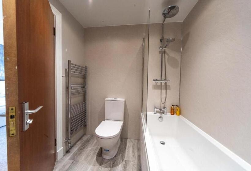 חדר משפחתי, Tinto