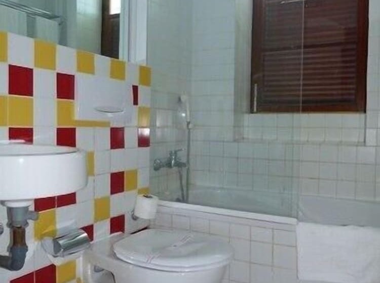 اتاق اکونومی, Xaguate